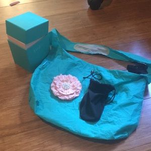 Tieks box bag & light pink flower